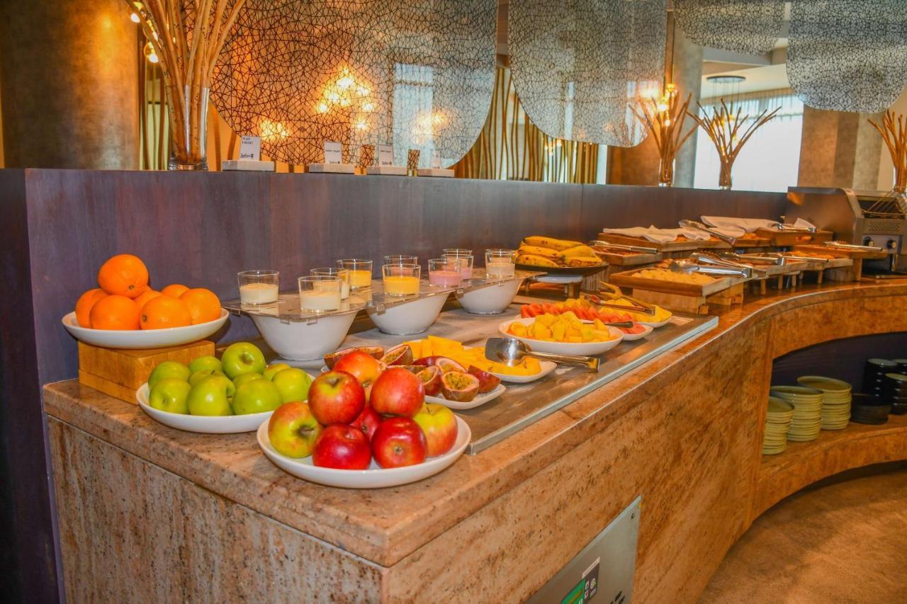 Radisson Blu Hotel, Djoeba Buitenkant foto